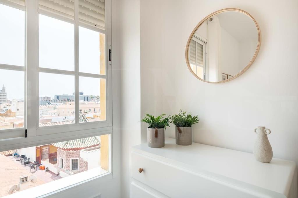 Sunlit & Fresh Apartment - Center By Rems Malaga Luaran gambar