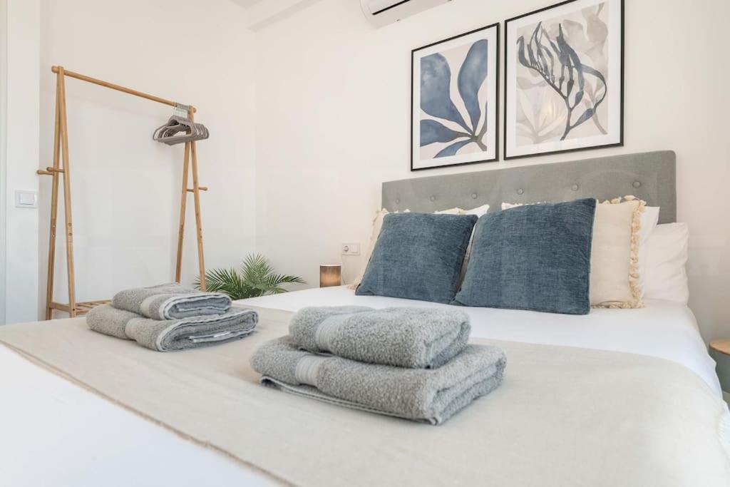 Sunlit & Fresh Apartment - Center By Rems Malaga Luaran gambar
