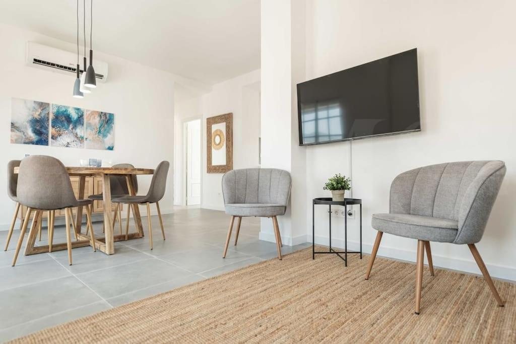 Sunlit & Fresh Apartment - Center By Rems Malaga Luaran gambar