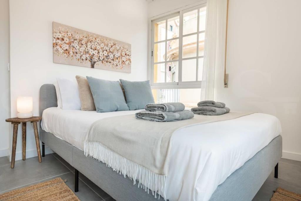 Sunlit & Fresh Apartment - Center By Rems Malaga Luaran gambar