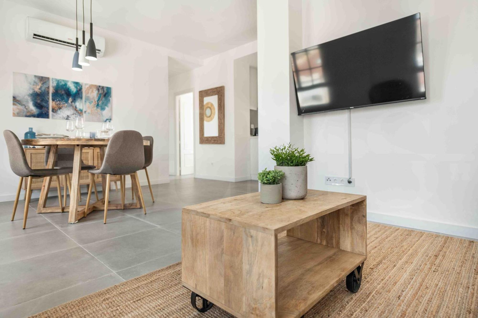 Sunlit & Fresh Apartment - Center By Rems Malaga Luaran gambar