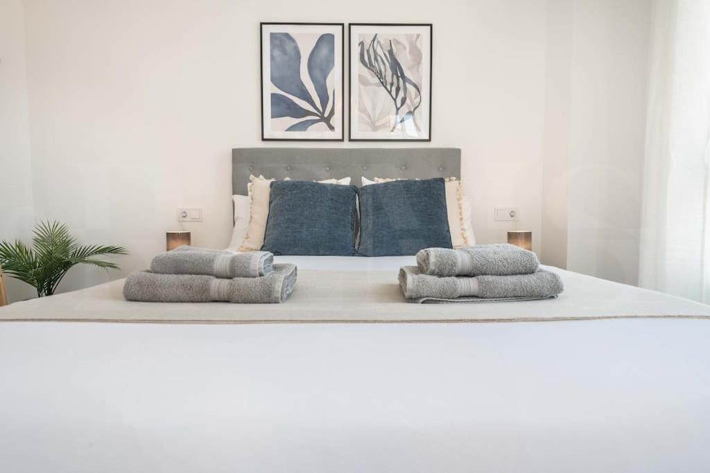 Sunlit & Fresh Apartment - Center By Rems Malaga Luaran gambar
