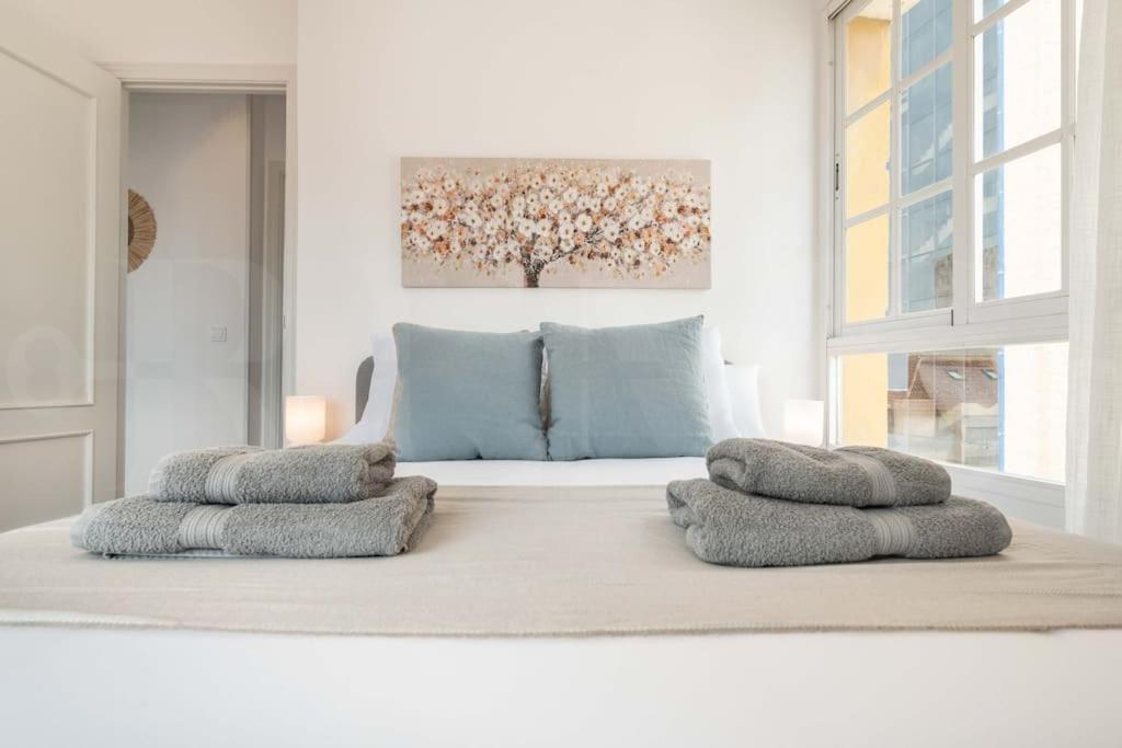 Sunlit & Fresh Apartment - Center By Rems Malaga Luaran gambar
