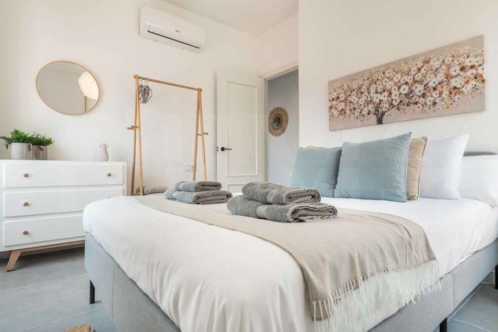 Sunlit & Fresh Apartment - Center By Rems Malaga Luaran gambar