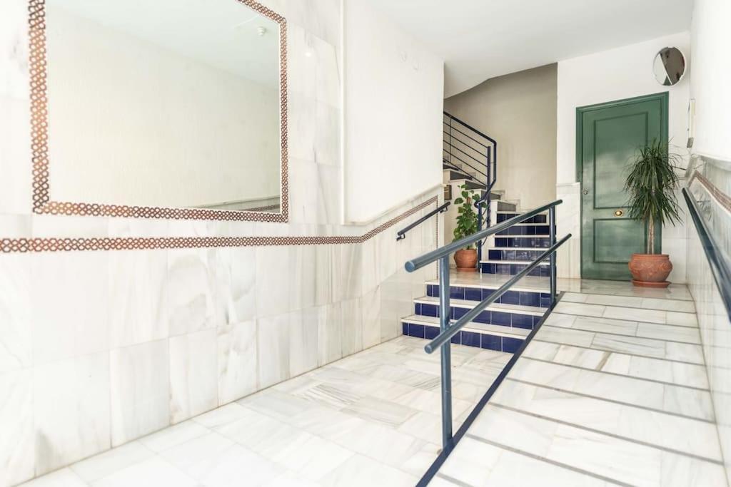 Sunlit & Fresh Apartment - Center By Rems Malaga Luaran gambar