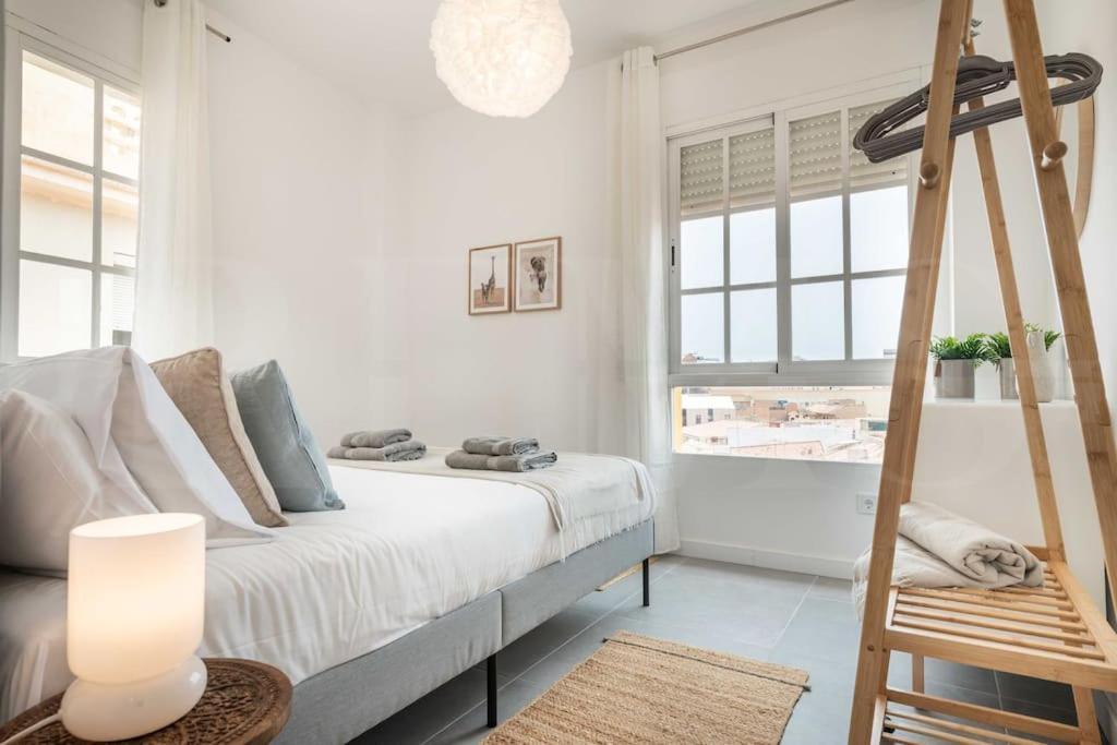 Sunlit & Fresh Apartment - Center By Rems Malaga Luaran gambar